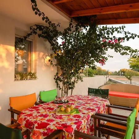 度假居 Vera Views 尼基季