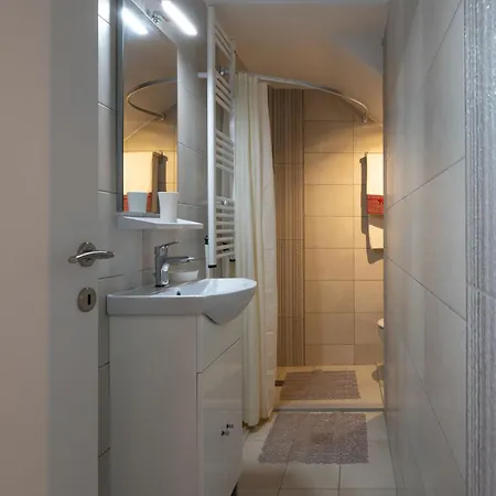 Vera Views 度假居 尼基季